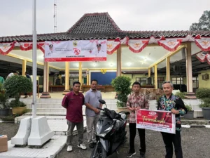 Usai Jadi Sorotan Media, Penyelenggara Jalan Sehat Bantarbolang Serahkan Hadiah