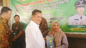 Bupati Pemalang dan Kepala ATR/BPN Serahkan Ribuan Sertifikat PTSL kepada Warga Desa Pedagung