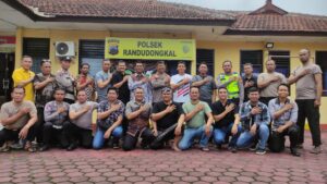 Pensiun Bernuansa Kekeluargaan: AKP Jaeni Dilepas dengan Hidangan Masakan Anggota Polsek