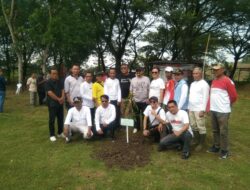 Bupati Anom Ajak OPD dan Pelajar Wujudkan Pemalang Resik, Hijau, dan Apik  Lewat Gerakan Menanam Pohon.