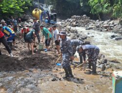 Banjir Bandang Terjang Guci, Lanal Tegal Terjunkan Personel ke Lokasi Bencana