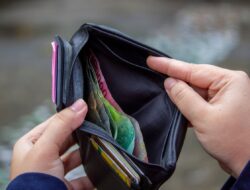 Rupiah Awali Jumat dengan Penguatan, Dolar AS Melemah ke Rp16.620