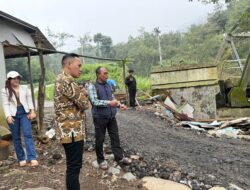 Serap Aspirasi Infrastruktur, Anggota DPR RI Doni Akbar Sambangi Lokasi Longsor Watukumpul.