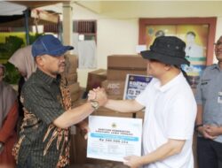 Gubernur Jawa Tengah Ahmad Luthfi Serahkan Bantuan Bagi Warga Terdampak Banjir Bandang