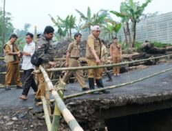 Pemkab Dirikan Jembatan Bailey di Kali Comal, Buka Akses Jalan Warga Terdampak Banjir 