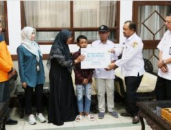 Ringankan Beban Korban Longsor, Pemkab Pemalang Berikan Santunan dan Beasiswa hingga Kuliah