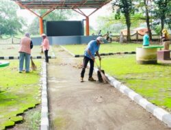Wujudkan Pemalang Asri, ASN dan BUMD Kompak Aksi Bersih-Bersih Pantai Widuri