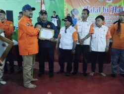 Apresiasi Dedikasi Kemanusiaan, Bupati Pemalang Serahkan Bantuan BTT dan Penghargaan bagi 18 Relawan