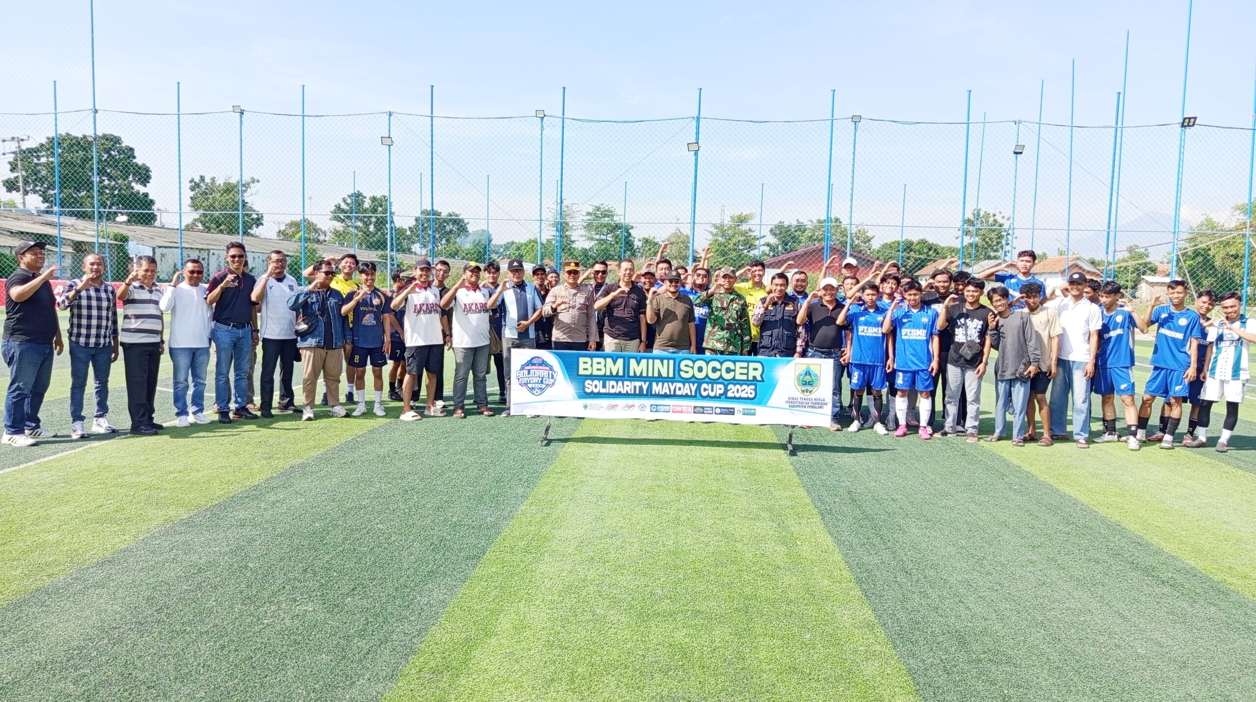 Solidaritas Buruh Menggelora di Lapangan, Bupati Anom Buka BBM Minisoccer Mayday Cup 2026