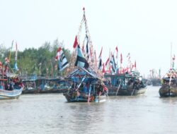 68 Tahun Merawat Tradisi, Ribuan Nelayan Asemdoyong Gelar Ritual Sedekah Laut “Baritan”