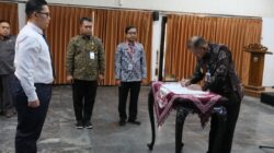 ​Lantik Dirut Perumda Tirta Mulia, Bupati Anom Tekankan Kualitas Layanan