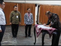 ​Lantik Dirut Perumda Tirta Mulia, Bupati Anom Tekankan Kualitas Layanan