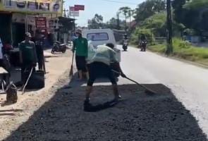 Sambut Kelancaran Mobilitas Warga, DPUPR Pemalang Tuntaskan Perbaikan Jalan Ambokulon - Blendung