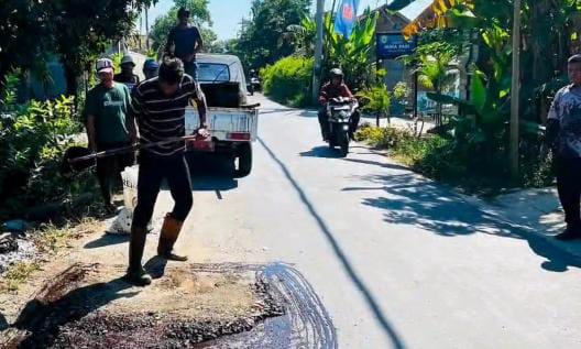 Guna Kenyamanan Pengguna Jalan, UPJI VIII Tambal Lubang di Ruas Ambowetan–Tumbal