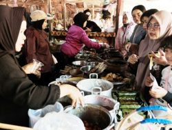 Pasar Kamis Wage Pemalang,  Nostalgia Jajanan Jadul Lewat Transaksi Koin Kayu
