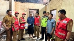 Bersama PMI Camat Pulosari Serahkan Bantuan Darurat untuk Korban Kebakaran Desa Cikendung dan Siremeng.